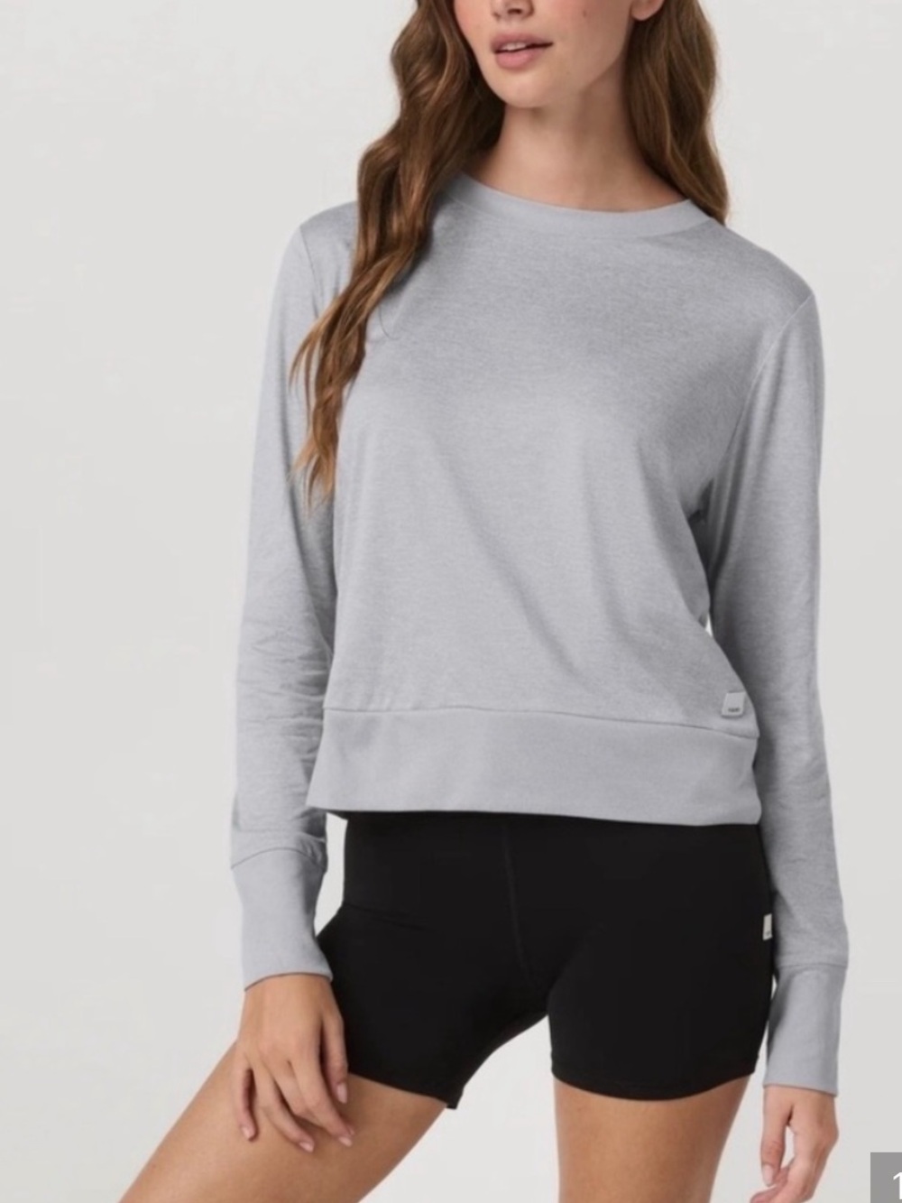 Vuori Women’s Daydream Crew Gray Long Sleeve Shirt Small